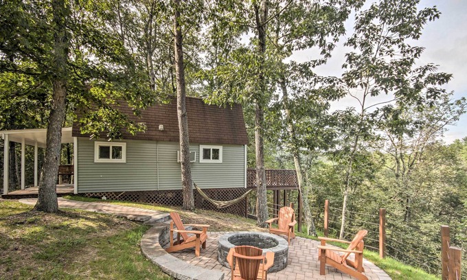 Mount Jackson Hütte | NEW! Quaint Mt Jackson Cottage w/ Sweeping Views!