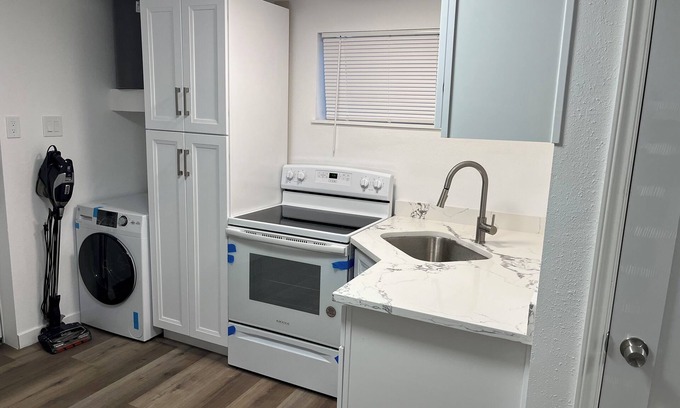 Olympic Hills Wohnung | Quaint studio with WiFi in amazing Seattle