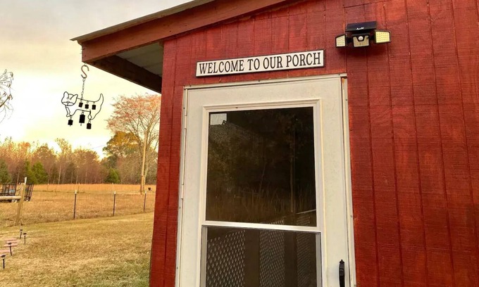 Conway Kabine | Quaint Tiny Cabin on The Farm