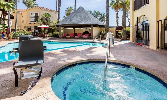 Fallbrook Hotel | Quality Inn Fallbrook I-15