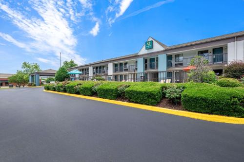 Pelham Hotel | Quality Inn Pelham I-65 exit 246