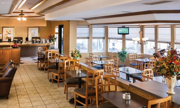 Broadbent Business Park Hotel | Quality Inn & Suites Albuquerque Downtown - University