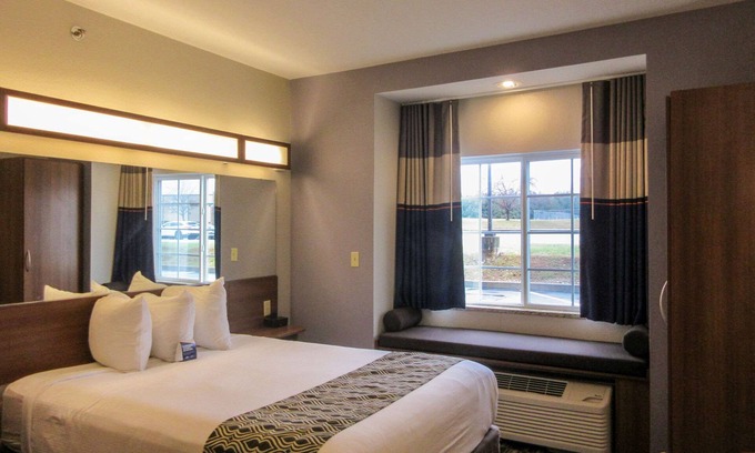 Caldwell Hotel | Quality Inn & Suites Caldwell I-77