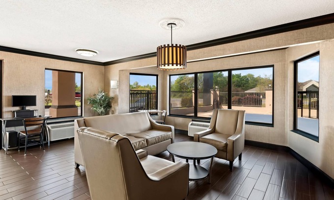 Dumas Hotel | Quality Inn & Suites