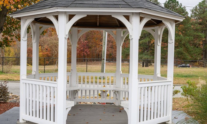 Lexington Hotel | Quality Inn & Suites