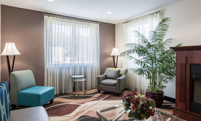 Warsaw Hotel | Quality Inn Warsaw near Rappahannock River