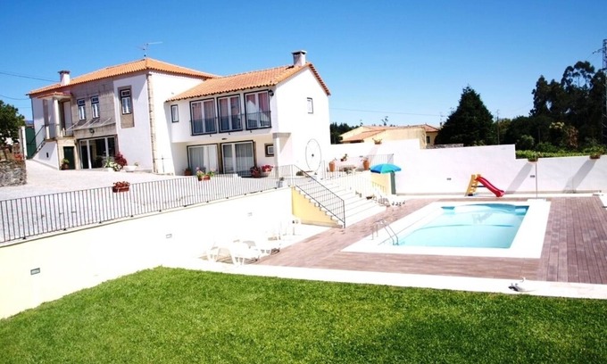 Rates Villa | Qualitätsgehäuse w / Pool und Fußballplatz, großen Grillplatz