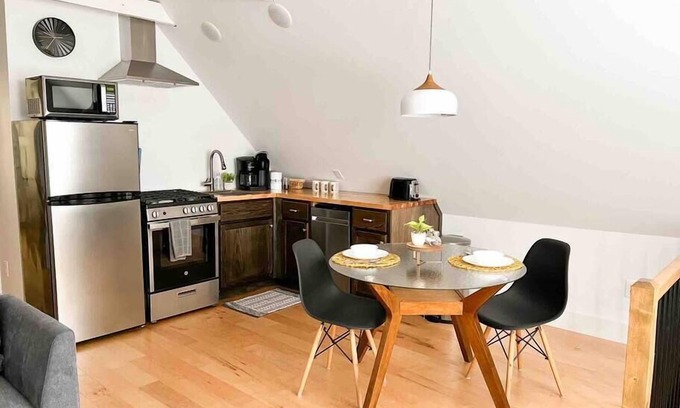 Laurium Hotel | Queen on Union