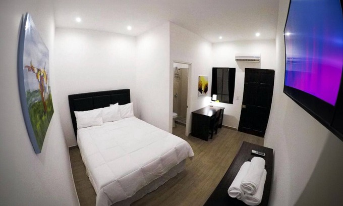 Tamarindo Hotel | Queen Room #5 for 2 people
