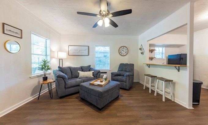 Benton Wohnung | Quiet 1-bedroom corporate apartment in central Benton with AC, WiFi