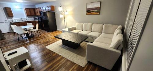 Salem Wohnung | Quiet and Comfortable 2 BD Duplex