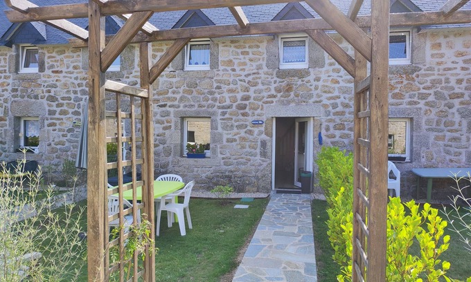 Tregunc Haus | Quiet gîte in an old farmhouse, 10 minutes' walk from the beach