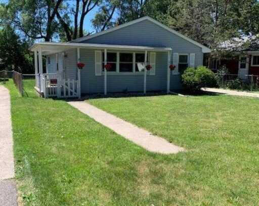 Saginaw Haus | Quiet home three bedroom home in peaceful neighborhood