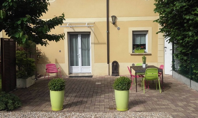 Houilles Haus | quiet house with terrace and private parking. short stays of 3 days accepted