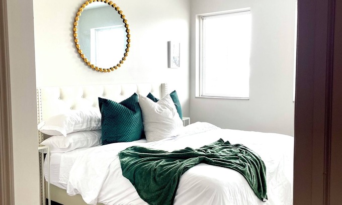 Scioto Mile Wohnung | Quiet King Size with City Views