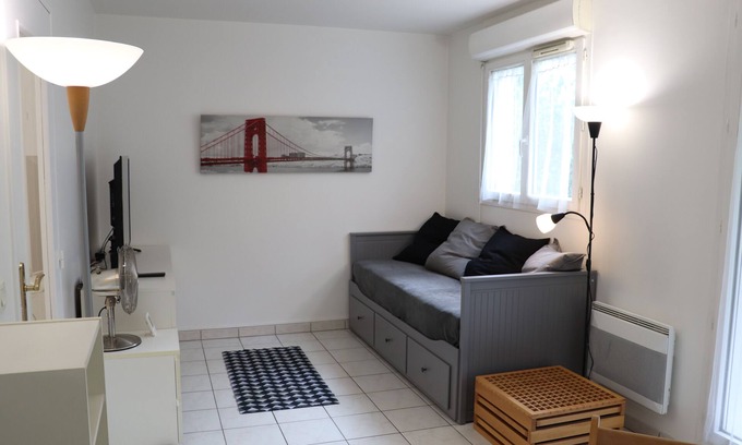 Le Port sous la Lune Wohnung | Quiet studio on the edge of the Marne, covered parking, fibre optics