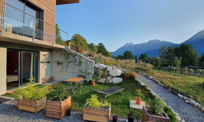 Chaparon Wohnung | Ruhiges Studio mit Garten- und Bergblick - See von Annecy