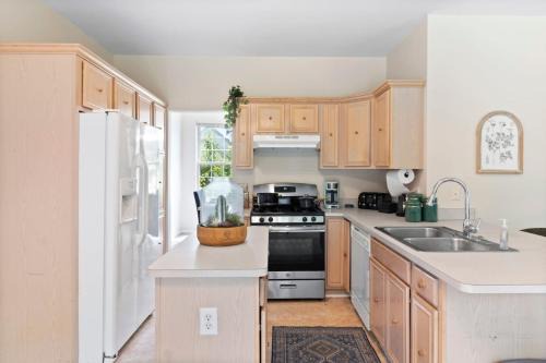 Mitchell Haus | Quiet Suburban Home with Art Deco Flair