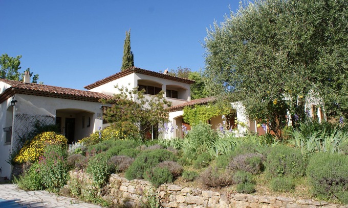 Tourrettes Villa | Quiet vacations in a large property in the heart of the Pays de Fayence.