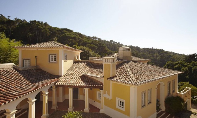 Monserrate Haus | Quinta Matalva Main House -styish and secluded villa with pool, view and gardens