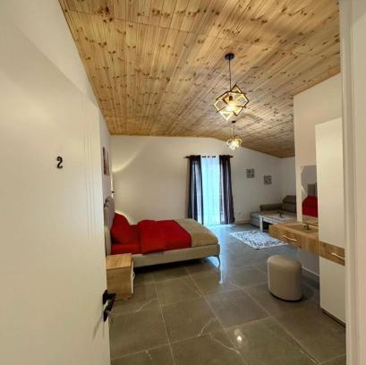 Sakës Wohnung | Qyteza Guest House & Camping