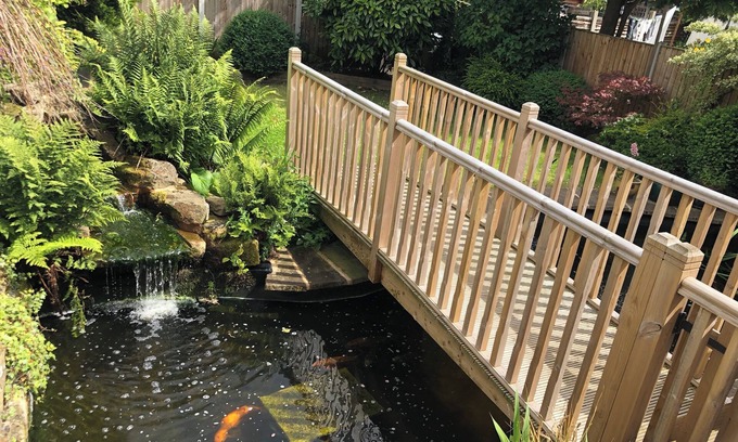 Oldham Haus | R&R at Koi House - Spacious Family Home w Parking