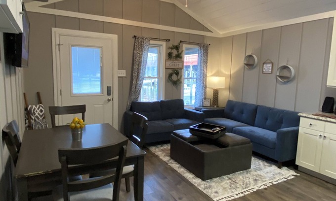 Venice Haus | R&R Getaway Comfort on the water! Visit out Pro Shop for Approved Fishing Gear!