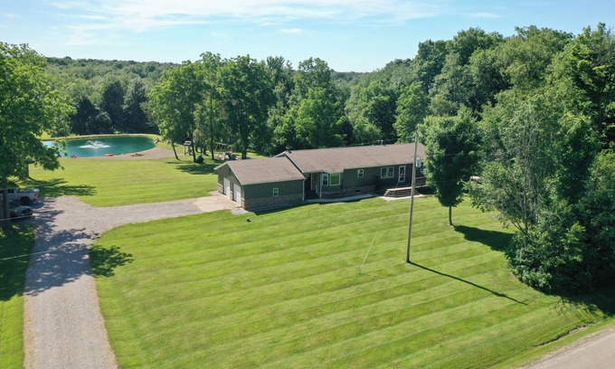 Elk Creek Township Haus | R&R's Relaxing pond oasis