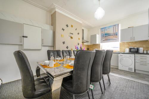 Beeston Haus | -RA15CFA- For Relaxed and Cosy stay with Free Parking