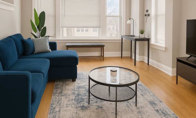 Avondale Wohnung | Radiant 2BR Apt near Shops