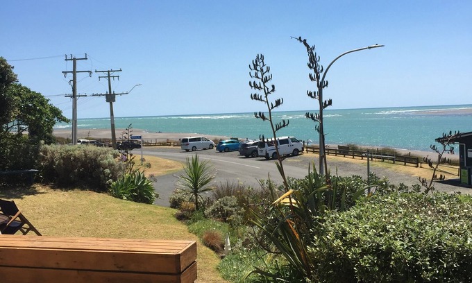 Raglan Haus | Raglan Ocean Beach View
