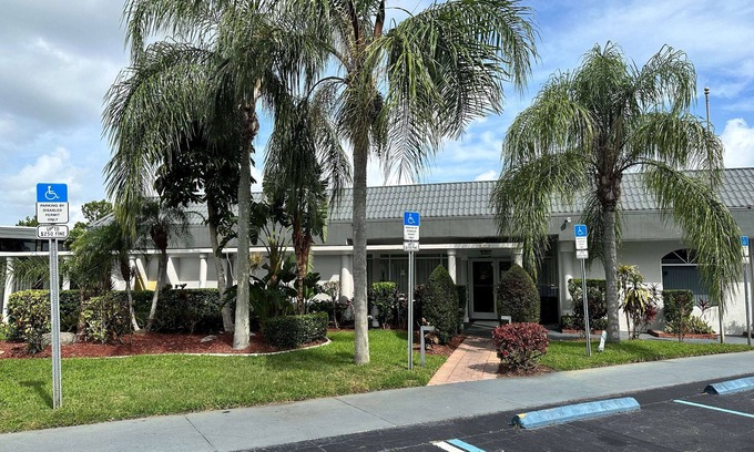 Cocoa West Hotel | Ramada by Wyndham Cocoa