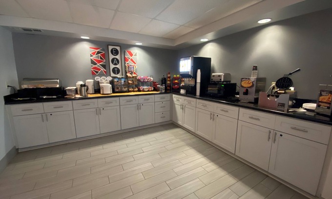 Luling Hotel | Ramada by Wyndham Luling