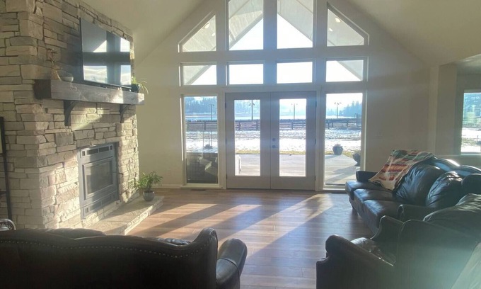 Medical Lake Sonstige | Ranch with a Lakeview! Mini cows and goats outside your doorstep!