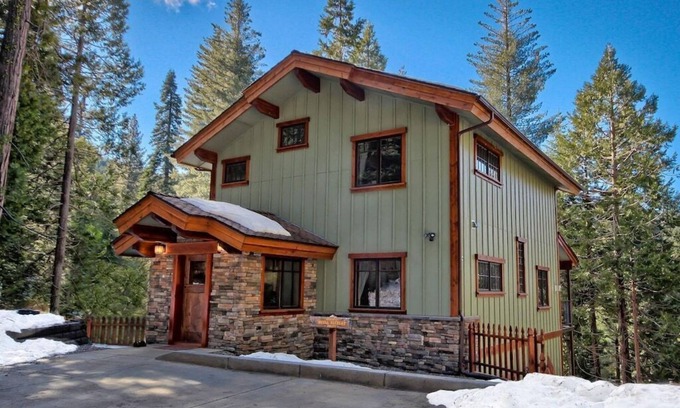 Yosemite West Haus | Rare 2 King Bedrooms, INSIDE Yosemite Gates, No Stairs to Enter