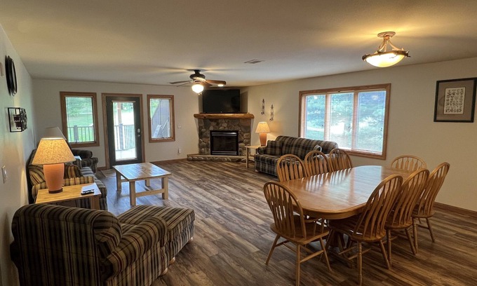 Arkdale Eigentumswohnung | Rare Two Unit 7 bed/4 bath Condo at Northern Bay Golf Resort and Marina!