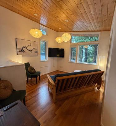 Jacoby Creek Wohnung | Ravens Nest Tranquil Forest Suite 5 min to Downtown Arcata with Stunning Redwood Views