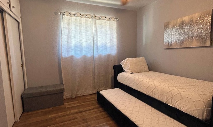 Fresno Haus | Recently Renovated 3BR/2BA Cozy Home in Fresno, CA