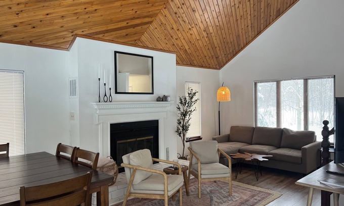 Elmira Haus | Recently updated “Birch Loft” tucked away in the beautiful north woods