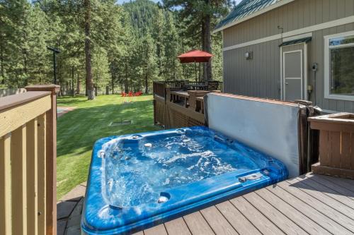 Leavenworth Haus | Recharge by The River by NW Comfy Cabins