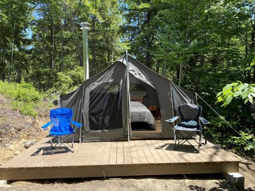Wakefield Sonstige | Reconnect with Nature at this Glamping Tent in East Wakefield, New Hampshire
