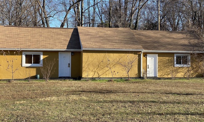 Mount Vernon Hotel | Red Carpet Inn