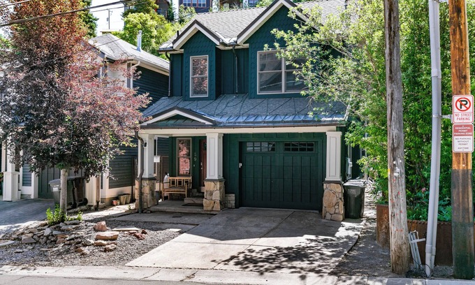 Park City Kabine | Red Hawk by AvantStay | Charming Cabin w/ Theatre & Spa 5mins to Deer Valley Mtn