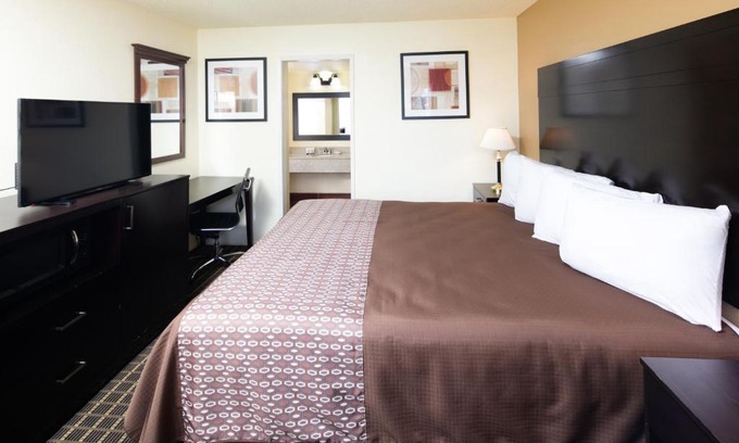 Bechelli Hotel | Red Lion Inn & Suites Redding