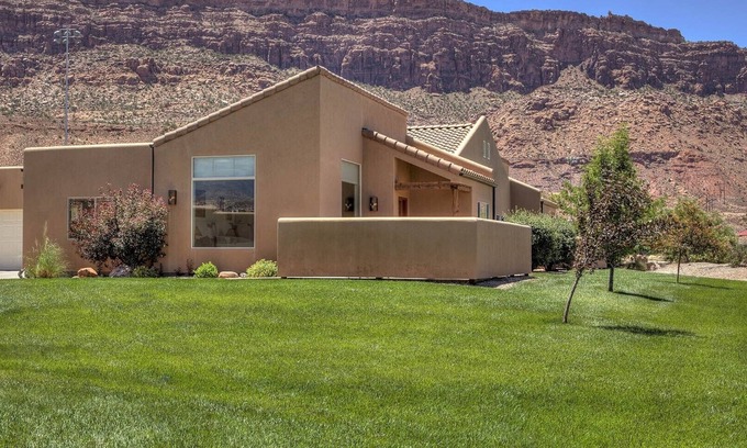 Moab South Valley Haus | Moab Magic auch! - Rim Village 3 Schlafzimmer / 2 Bad, herrliche Aussicht und Pool
