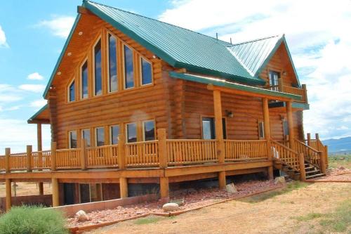 Escalante Haus | Red Rock Ranch Log Cabin: Large, Fully Furnished