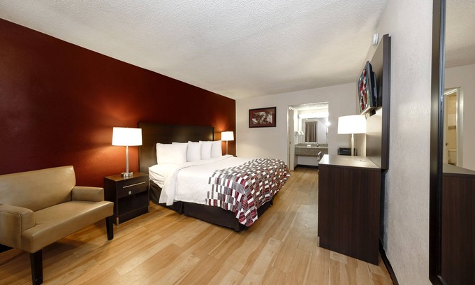 Suwanee Hotel | Red Roof Inn Atlanta - Suwanee/ Mall of Georgia