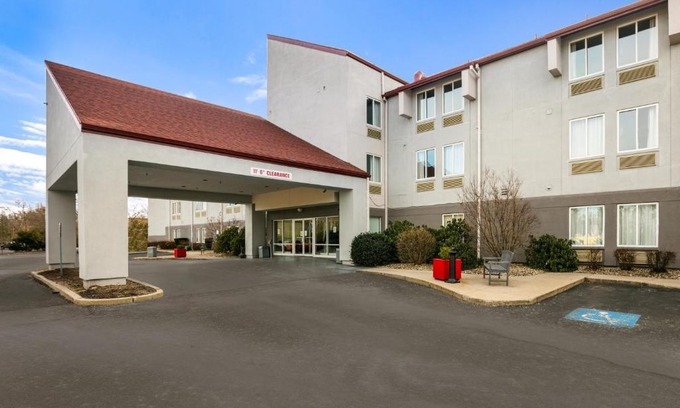 Saugus Hotel | Red Roof Inn PLUS+ Boston - Logan
