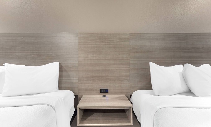 Suffolk Hotel | Red Roof Inn Suffolk