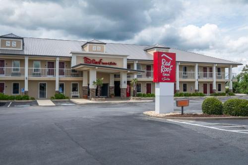 Calhoun Hotel | Red Roof Inn & Suites Calhoun